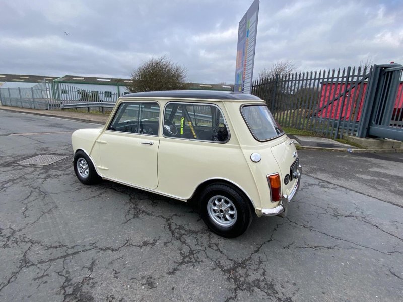 AUSTIN MINI