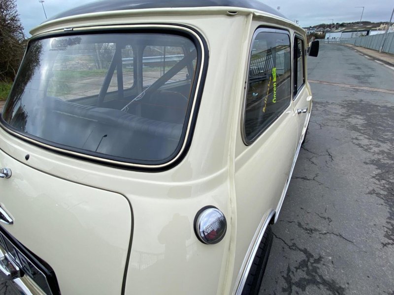 AUSTIN MINI