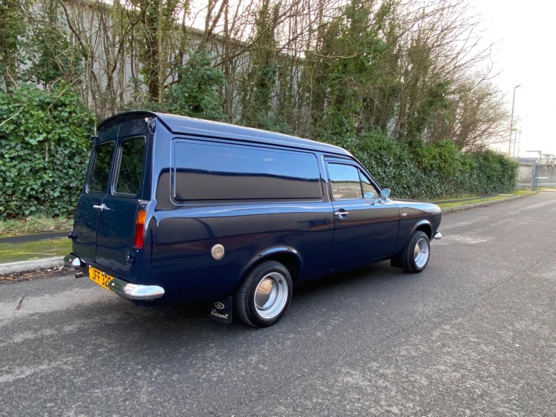 FORD ESCORT