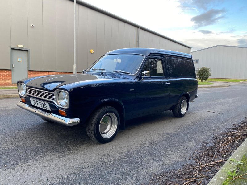 FORD ESCORT