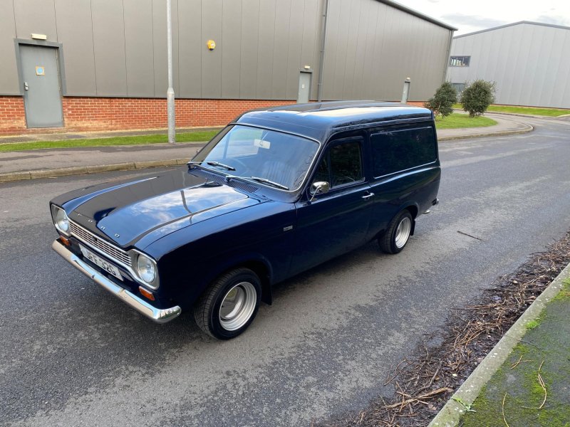 FORD ESCORT