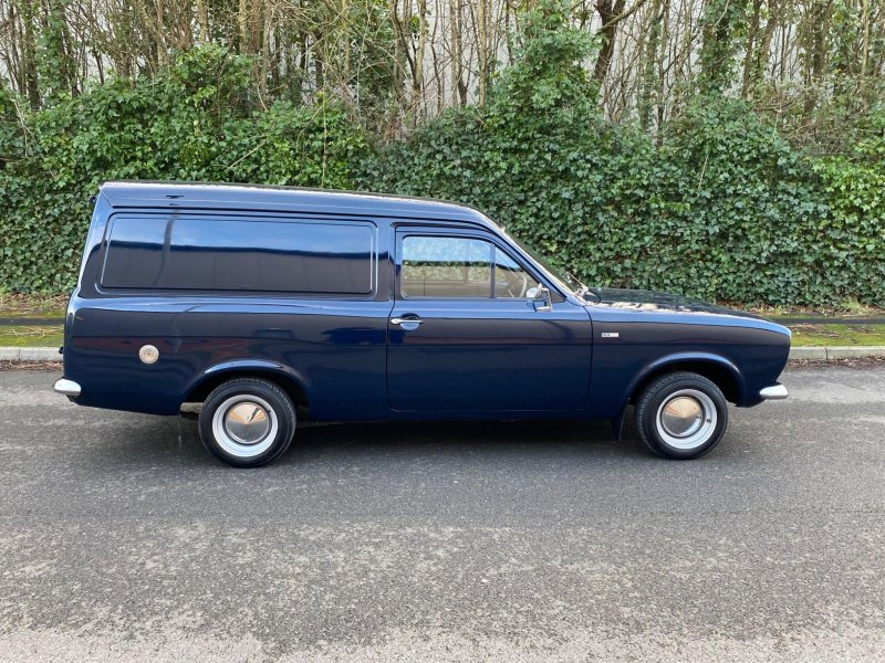 FORD ESCORT
