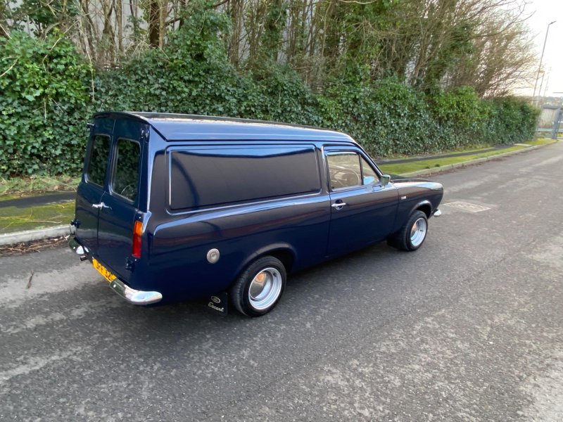 FORD ESCORT
