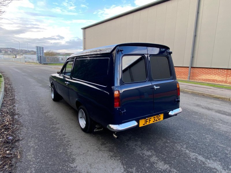 FORD ESCORT