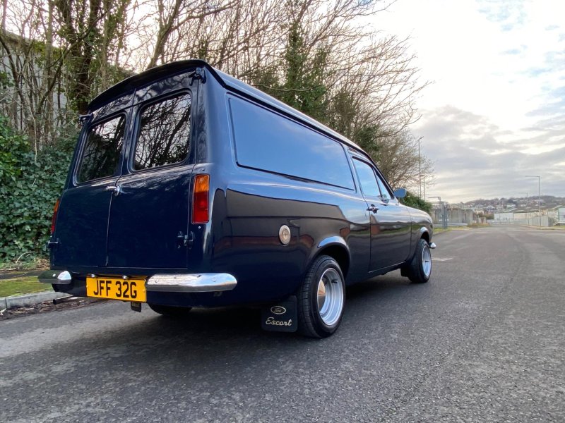 FORD ESCORT