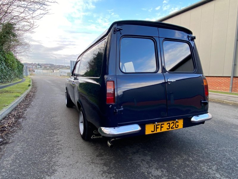 FORD ESCORT
