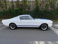 FORD MUSTANG