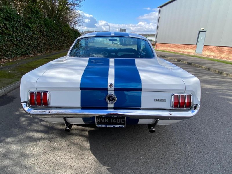 FORD MUSTANG