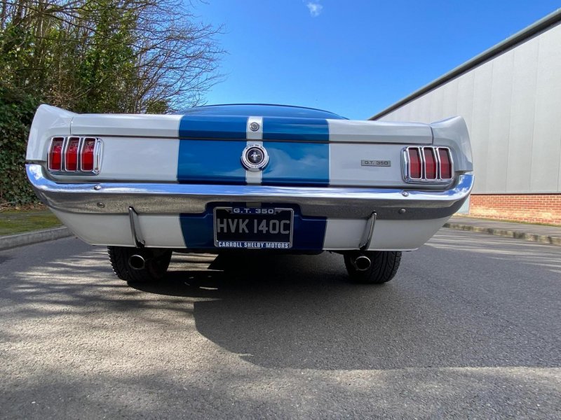FORD MUSTANG