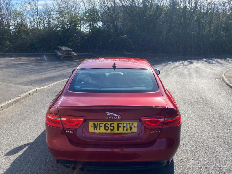 JAGUAR XE